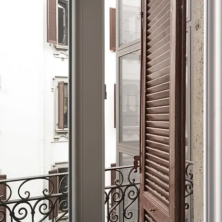 Easy * Milano